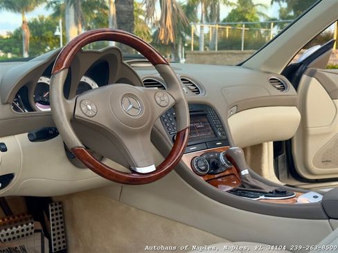 Used 2009 Mercedes-Benz SL 550 image 34
