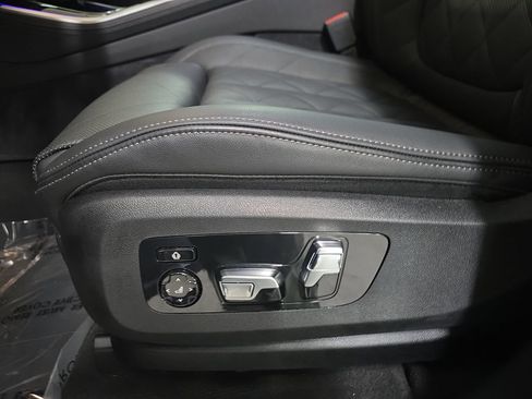 Used 2026 BMW X5 sDrive40i w/ M Sport Package RWD image 28