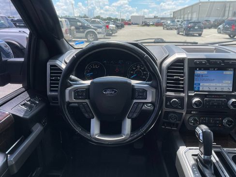 Used 2017 Ford F150 Platinum w/ Equipment Group 701A Luxury AWD/4WD image 16