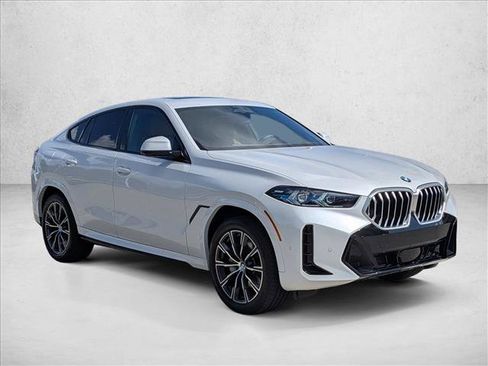 Used 2025 BMW X6 xDrive40i AWD/4WD image 3