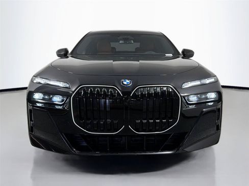 New 2026 BMW i7 xDrive60 w/ Executive Package AWD/4WD image 2