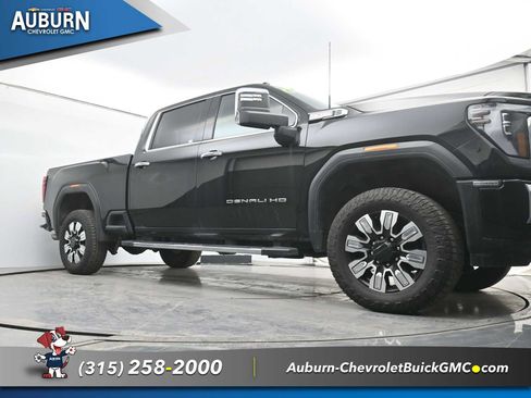 Used 2024 GMC Sierra 2500 Denali w/ Denali Reserve Package image 15