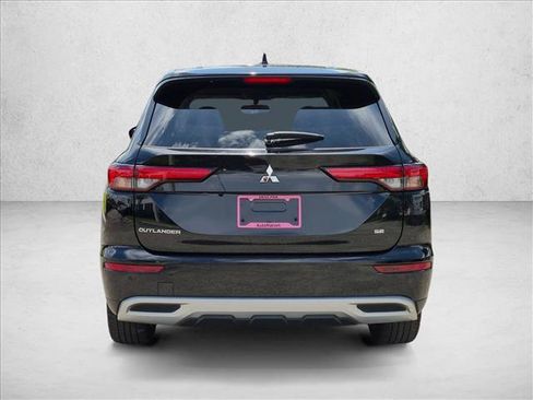 Used 2023 Mitsubishi Outlander SE Black Edition FWD image 6