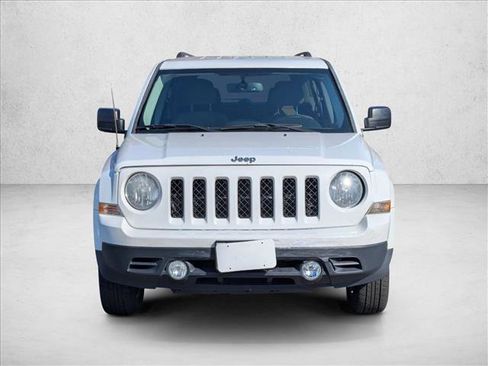 Used 2014 Jeep Patriot Latitude image 2