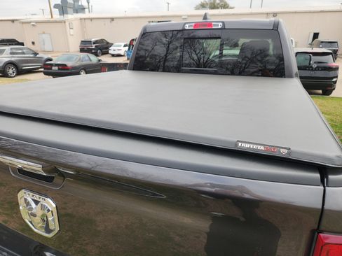 Used 2019 RAM 1500 Laramie image 10