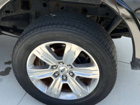 Used 2015 Ford F150 Platinum w/ Equipment Group 701A Luxury AWD/4WD image 9