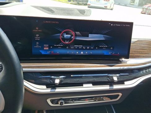 Used 2024 BMW X7 xDrive40i w/ Premium Package AWD/4WD image 16