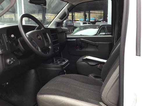 Used 2024 Chevrolet Express 2500 w/ Driver Convenience Package RWD image 6