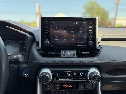 Used 2019 Toyota RAV4 Limited image 35