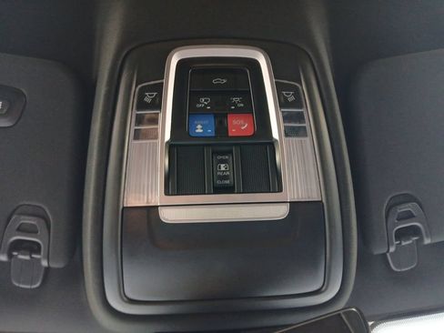 Used 2023 RAM 1500 Laramie AWD/4WD image 7