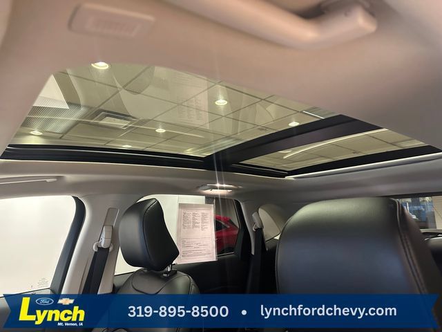 Used 2023 Ford Edge SEL w/ Convenience Package AWD/4WD image 4