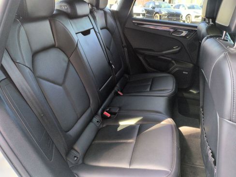 Certified 2022 Porsche Macan image 25