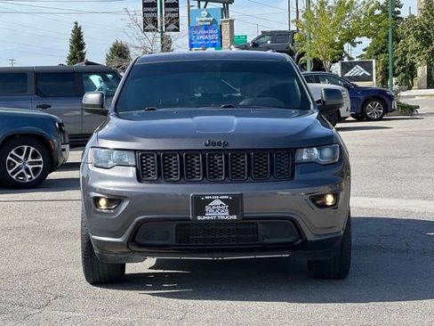 Used 2019 Jeep Grand Cherokee Altitude AWD/4WD image 2