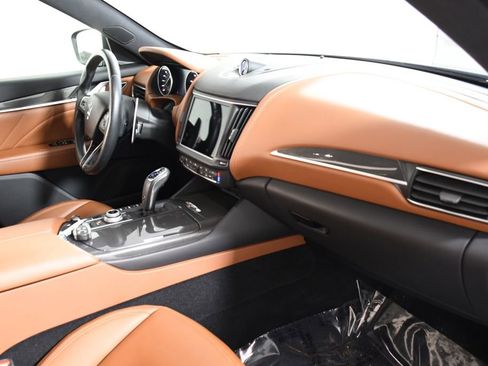 Used 2021 Maserati Levante S image 19