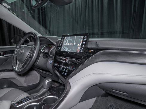 Used 2022 Toyota Camry XLE image 15