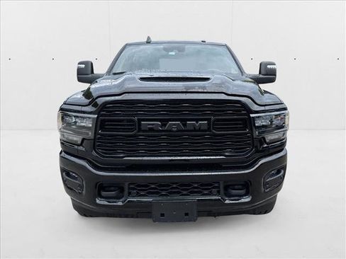 Used 2024 RAM 2500 Limited image 2