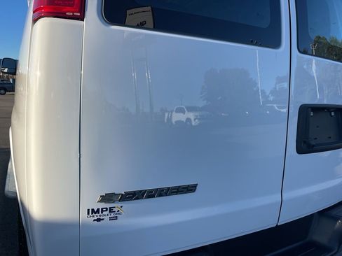 Used 2023 Chevrolet Express 2500 w/ Driver Convenience Package image 20