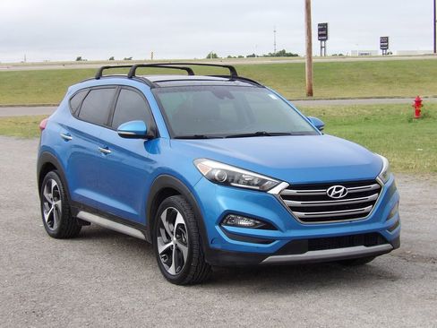 Used 2017 Hyundai Tucson Limited w/ Limited Ultimate Package 03 FWD image 4
