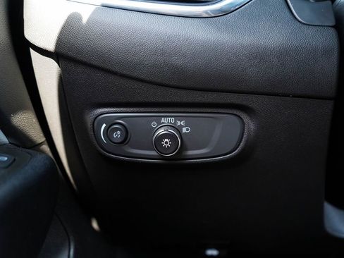 Used 2022 Chevrolet Equinox LS FWD image 29