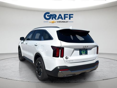 Used 2025 Kia Sorento S FWD image 5