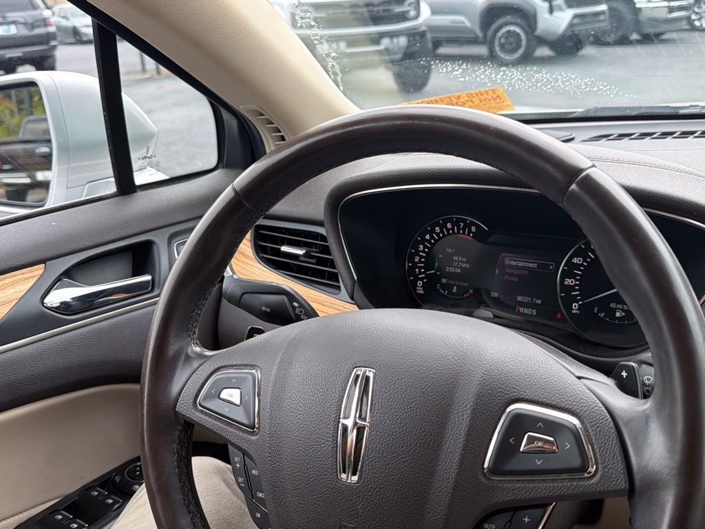Used 2016 Lincoln MKC Select w/ Select Plus Package FWD image 9