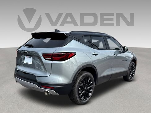 New 2026 Chevrolet Blazer LT w/ LPO, Black Sport Package FWD image 28