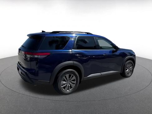 Used 2025 Nissan Pathfinder SV AWD/4WD image 12