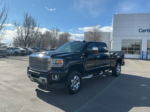 Used 2018 GMC Sierra 3500 Denali w/ Duramax Plus Package image 10