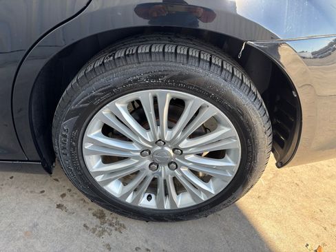 Used 2013 Chrysler 300 C Luxury Series w/ Harman Kardon Audio Group image 10