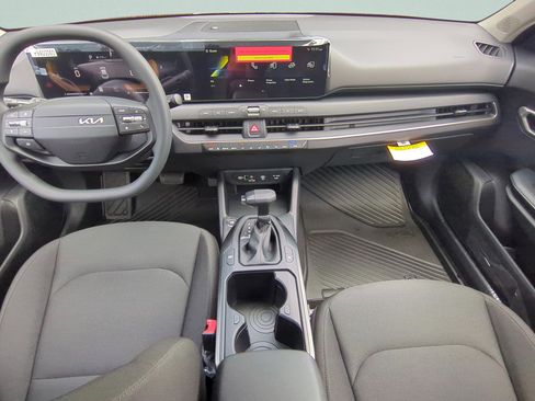 New 2026 Kia K4 LXS image 10