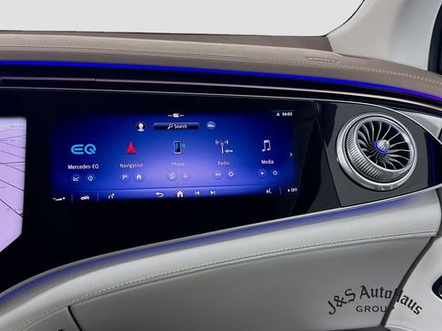 Used 2023 Mercedes-Benz EQS 580 4MATIC SUV image 32