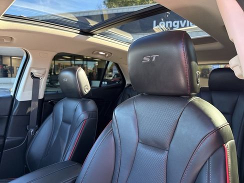 Used 2023 Buick Envision Essence w/ Sport Touring Package image 19