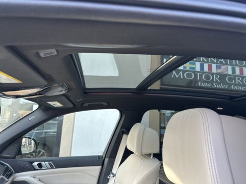 Used 2019 BMW X5 xDrive40i w/ M Sport Package image 16