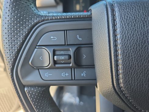Used 2024 Toyota Tacoma SR5 AWD/4WD image 18