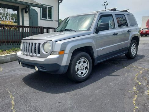 Used 2014 Jeep Patriot Sport image 1