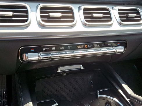 Used 2025 Mercedes-Benz GLS 450 4MATIC image 19