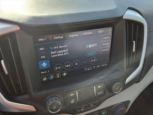 Used 2023 GMC Terrain SLT w/ Tech Package image 23