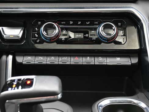 Used 2024 GMC Sierra 1500 Denali image 38