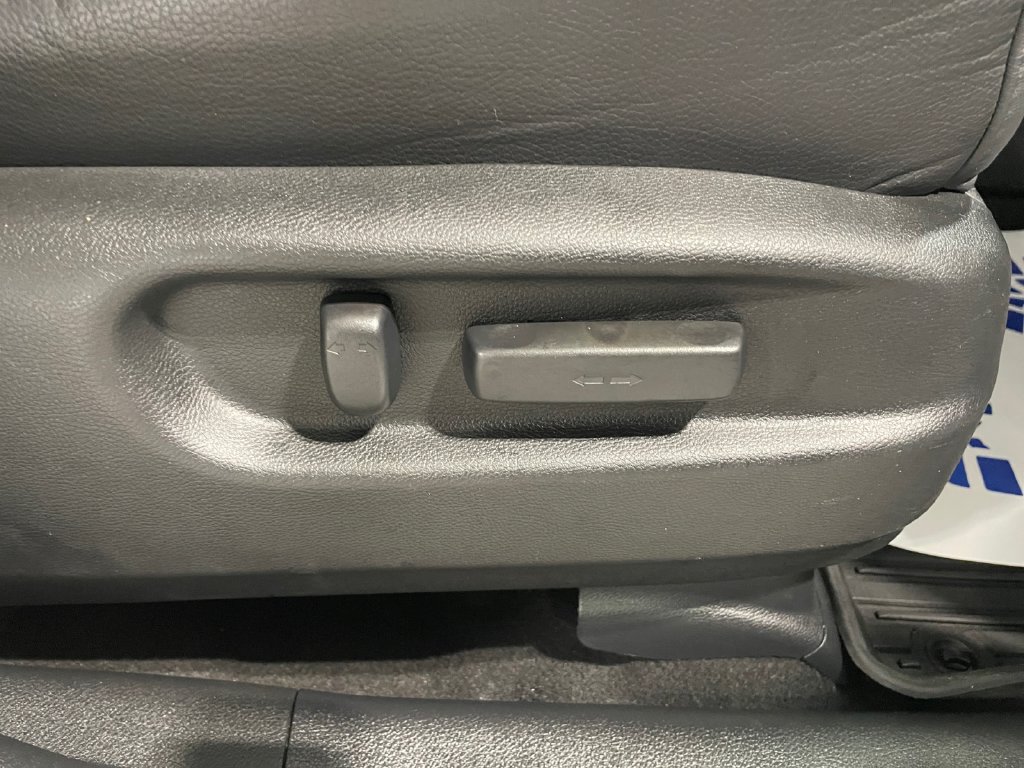 Certified 2025 Honda Passport EX-L image 12