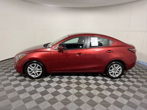 Used 2017 Toyota Yaris iA FWD image 3
