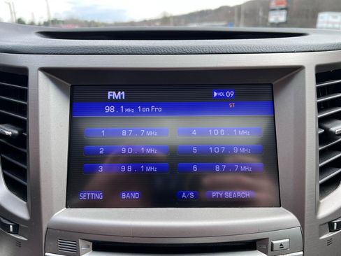 Used 2012 Subaru Legacy 3.6R Limited image 12