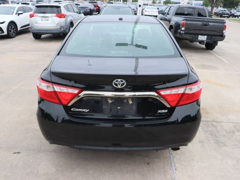 Used 2017 Toyota Camry XSE FWD image 9
