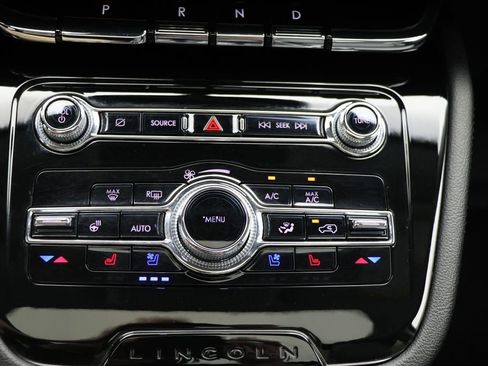 Used 2022 Lincoln Corsair AWD w/ Premium Package image 22