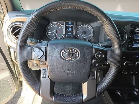 Used 2023 Toyota Tacoma TRD Off-Road w/ Technology Package AWD/4WD image 20