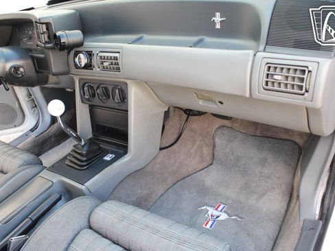 Used 1989 Ford Mustang LX RWD image 6
