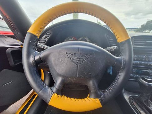 Used 2001 Chevrolet Corvette Convertible w/ Preferred Equipment Group2 RWD image 36