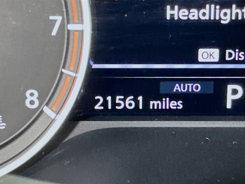 Used 2023 Nissan Rogue SL w/ SL Premium Package image 19