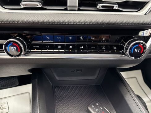 New 2026 Chevrolet Equinox LT w/ Convenience Package II image 32