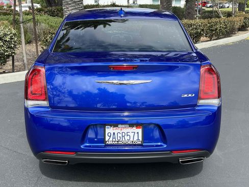 Used 2019 Chrysler 300 Touring w/ Sport Appearance Package RWD image 14
