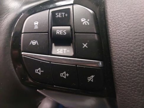 Certified 2021 Ford Explorer Platinum w/ Equipment Group 601A image 17